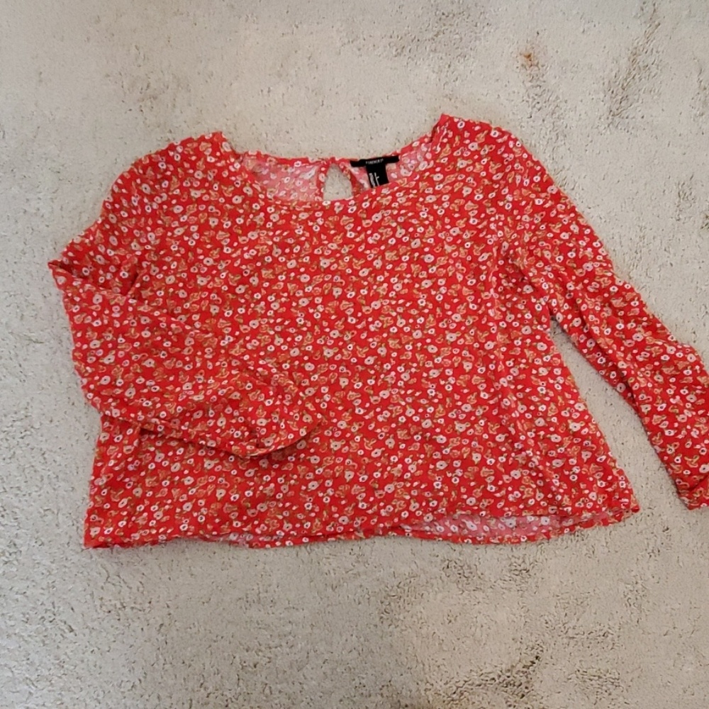 Crop top. Size Small - Picture 3 of 3